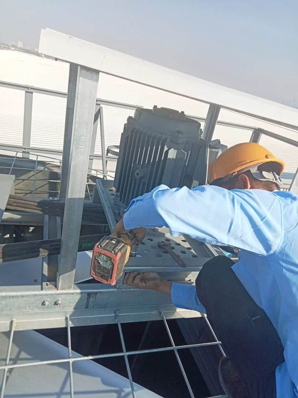Lắp đặt tháp tản nhiệt